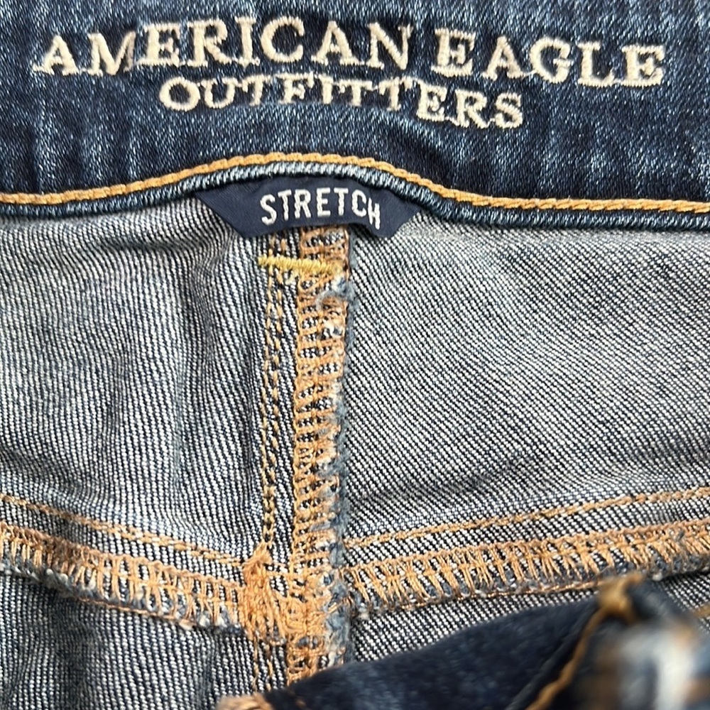 American Eagle Outfitters Stretch Boy Midi Jean Shorts Size 6 - Picture 4 of 5